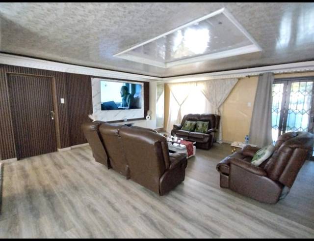 4 BEDROOM HOUSE FOR SALE IN KLIPRIVIER